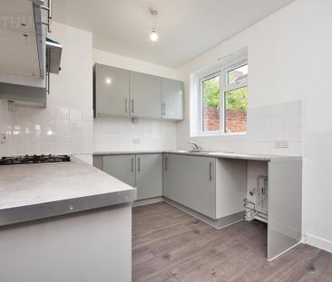 5 bedroom terraced house to rent - Photo 2