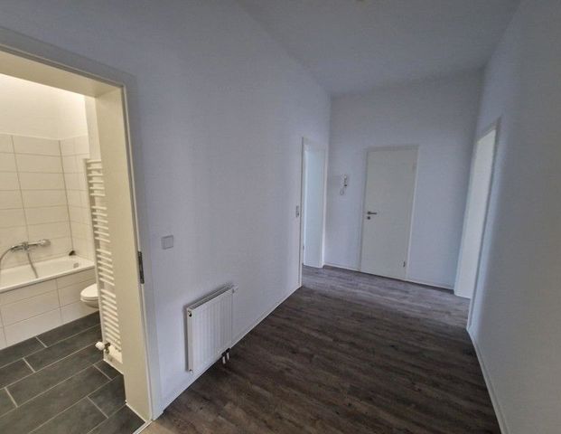 Geräumige 3-Zimmer-Wohnung mit Balkon - Foto 1