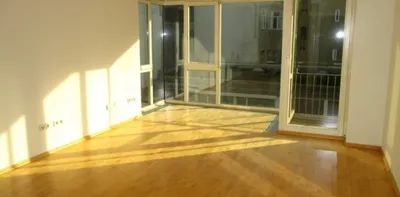 Großzügige 5-Zi Terrassenwohnung mit Balkon, Garage & Lift im Herzen von Mariahilf! - Photo 2