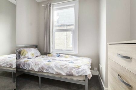 Southfield Road, Chiswick, W4 - Photo 2