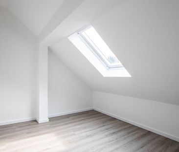 Renovierte Altbauwohnung mit Fernblick im Dachgeschoss zentrumnah i... - Photo 1