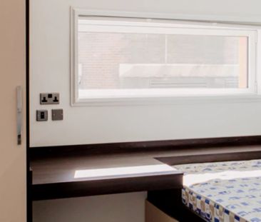 Flat 4 (Flat 1 Floor 2) - 5 Bedrooms - Photo 3