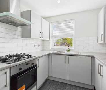 2 bedroom apartment to rent - Photo 2