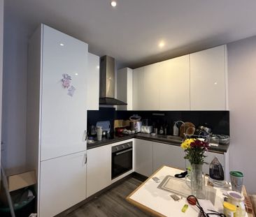 Quilters Way, Stoke Mandeville, AYLESBURY - Photo 2