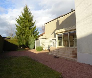 Location Maison 4 pièces 98m² - Photo 5