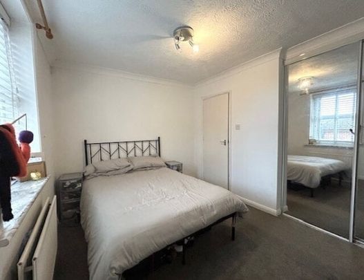 St. Catherines Road, Littlehampton, BN17 1 bedroom flat to rent - Photo 1