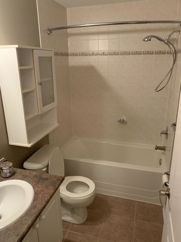 For Lease - 3036 Dewridge Avenue, Oakville, Ontario - Photo 5