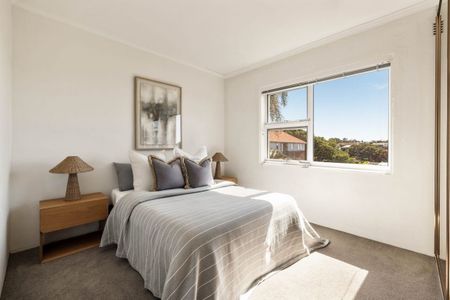 Top Floor Sunny Beachside Sanctuary With Spectacular Ocean Views - Photo 4