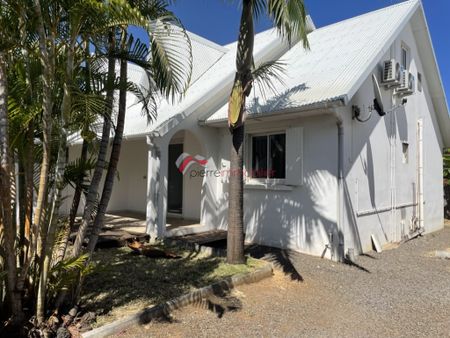 Location Maison 4 pièces 91m² ST PIERRE 97410 - Photo 4