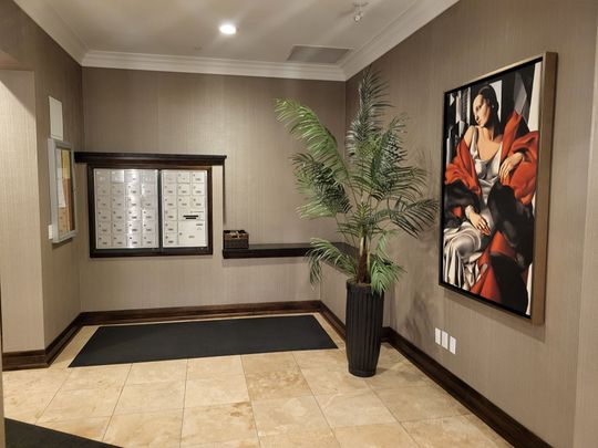 For Lease - 205 Lakeshore Road Unit# 305, Oakville, Ontario - Photo 1