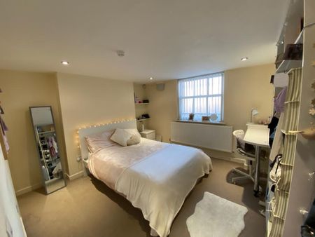 5 Bed Flat, North View, L7 - Photo 5