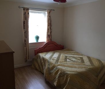 2 Bed Flat, De Havilland Court, IG1 - Photo 2