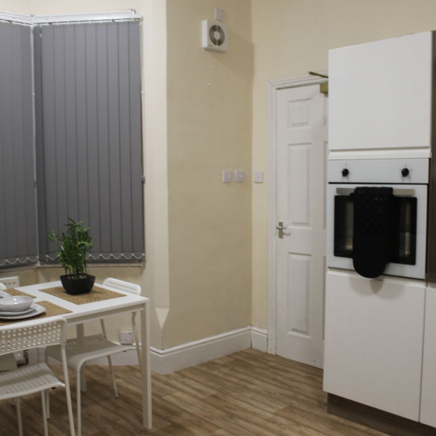 1 Trinity Avenue, NG7 2EU, NOTTINGHAM - Photo 1