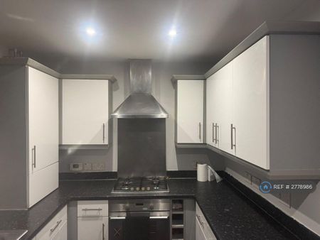 3 bedroom terraced house to rent - Photo 4