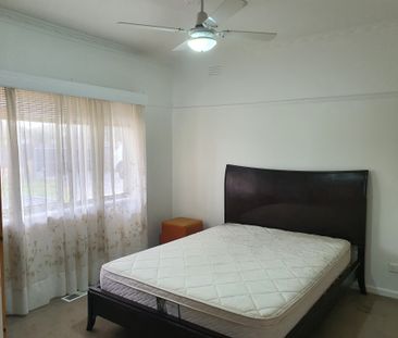 Coburg North - Photo 1