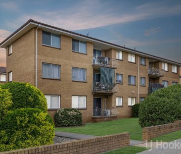 Fantastic 2 Bedroom Unit With Garage - Photo 2