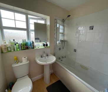 3 Bedroom Terraced House To Rent - Photo 5