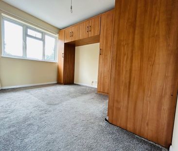 4 Bed Semi-Detached House, Ley Street, IG2 - Photo 5