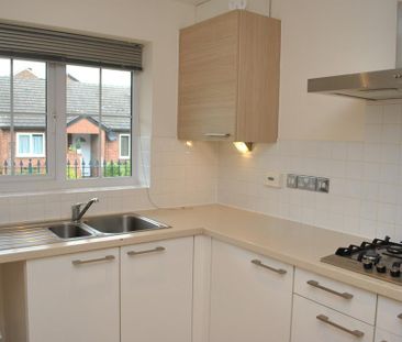 2 bedroom semi-detached house to rent - Photo 4