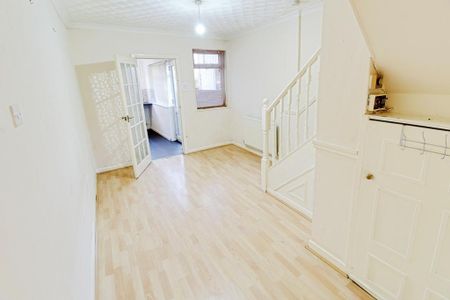 2 bedroom terraced house to rent - Photo 2