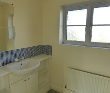 PETERBOROUGH - Photo 5