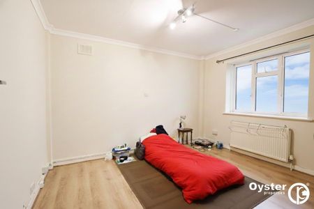 3 bedroom flat to rent - Photo 4