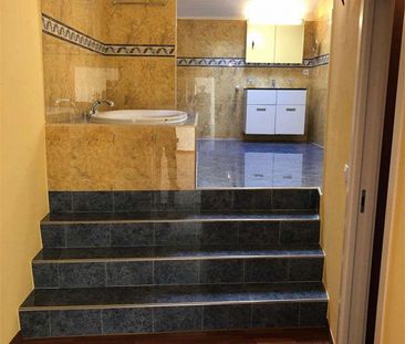 MELANO - In der Ortsmitte vermieten wir eine 4.5-Zimmer-Duplexwohnung - Photo 2