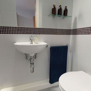 Room in a Shared Flat, Dundee St, EH11 - Photo 3