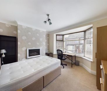 3 bedroom private hall to rent - Photo 4