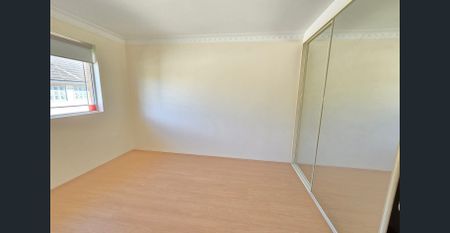 Family Friendly Double Storey Townhouse - Photo 5