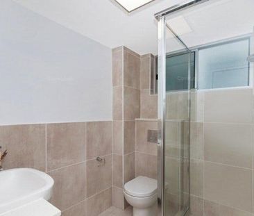 Beachside 2-Bedroom Apartment with Secure Parking, Balcony & Aircon... - Photo 4