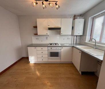 2 bedroom terraced house to rent - Photo 4