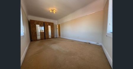 Four Bedroom Flat in the Heart of Belmont - Photo 5