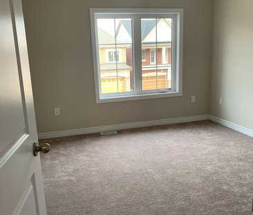 For Lease - 140 Finegan Circle, Brampton, Ontario - Photo 2