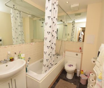 3 bedroom apartment to rent - Photo 6