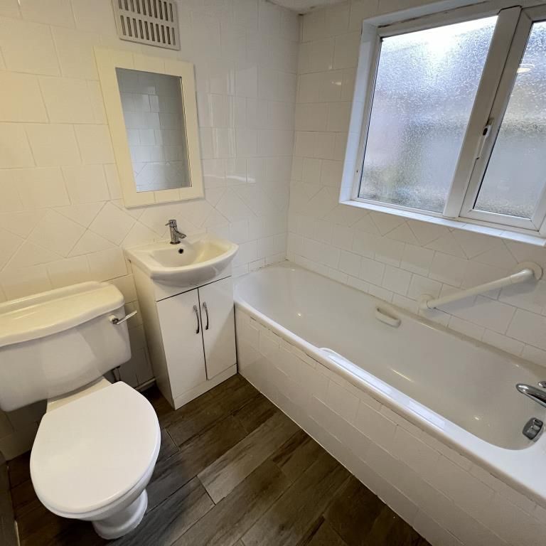 Hall Green Rd, CV6 7BT, Coventry - Photo 1