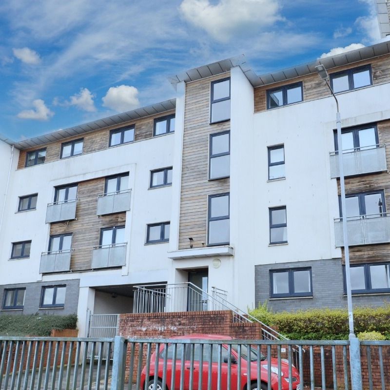 2 Bed, First Floor Flat - Photo 1