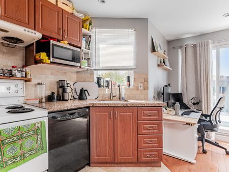 For Lease - 12 Salem Avenue Unit# 3, Toronto, Ontario - Photo 4