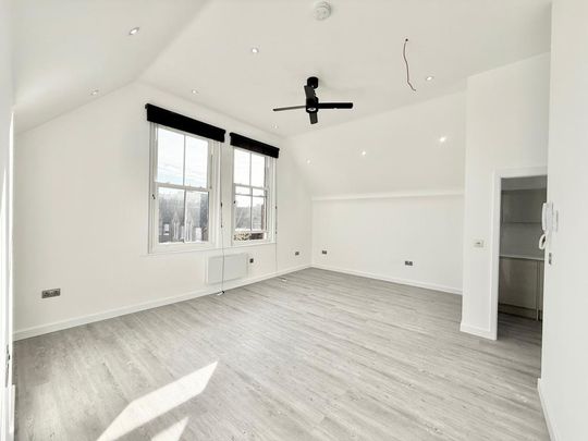 Studio to rent - Photo 1