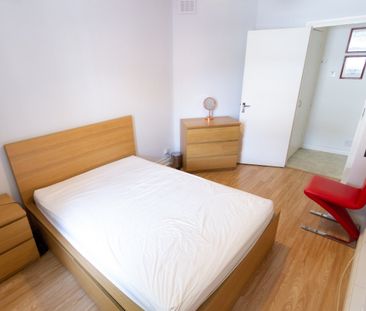Room in a Shared Flat, Pilton Place, SE17 - Photo 3