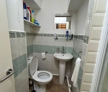 Studio Flat, London, SW1V - Photo 3