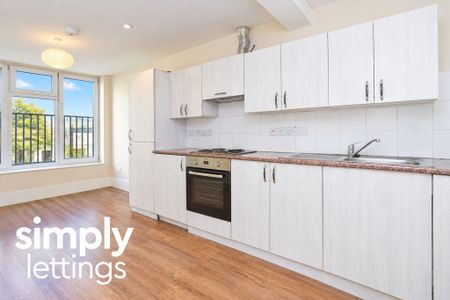 2 Bed property for rent - Photo 2