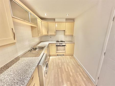 Hawkeswood Road, Southampton - Photo 2