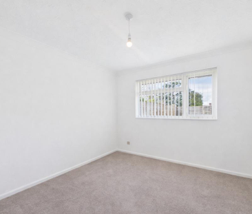 2 bedroom semi-detached bungalow to rent - Photo 2