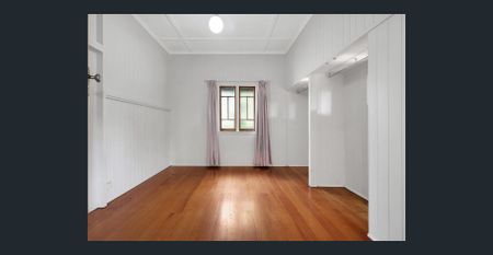 Charming Character Home in a Quiet Street - Photo 2