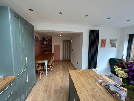 5 Bed Semi-Detached House, Highmore Gardens, BS7 - Photo 3
