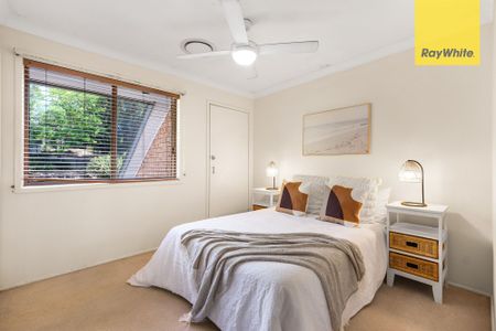 Rare gem in Wentworthville's prestigious 'Dorothy Mount' locale - Photo 2