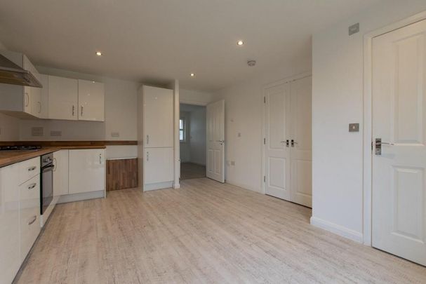 3 bedroom semi-detached house to rent - Photo 1