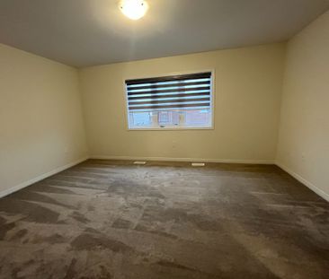 For Lease - 7 Esther Crescent, Thorold, Ontario - Photo 2