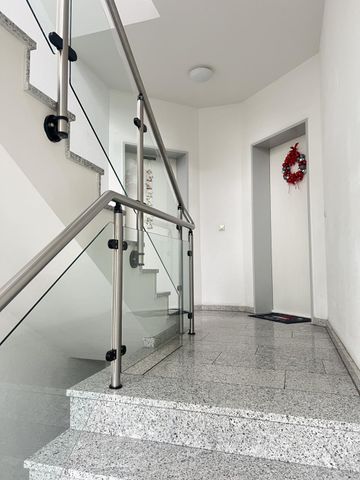 Erstbezug nach Sanierung: Lichtdurchflutete 4-Zimmer-Wohnung mit Balkon und Blick ins Grüne - Foto 3